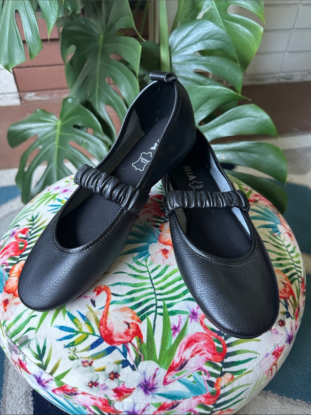 MIA‎ Black Leather Mary Jane Ballet Flats Elastic Ruched Strap Shoes Womens 9